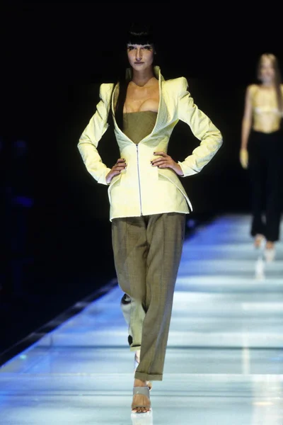 Look 1